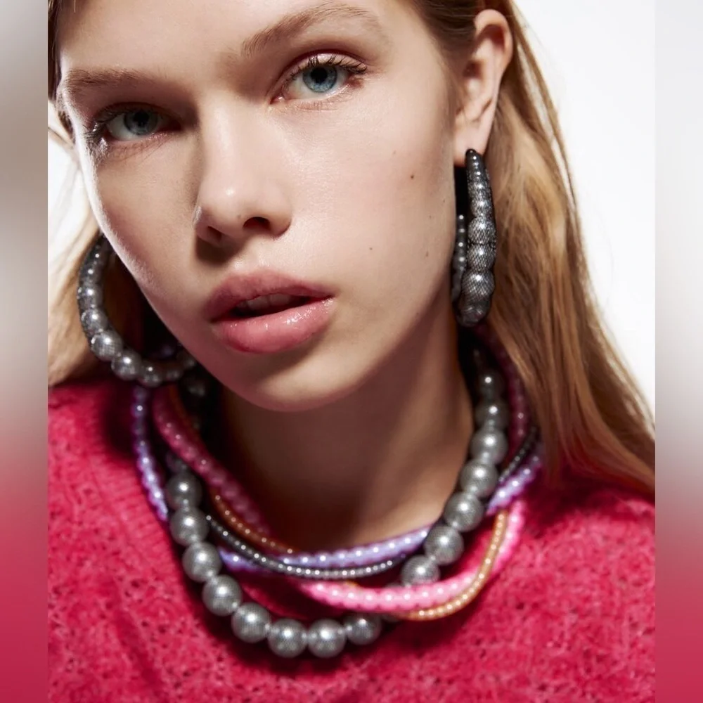 NWT. Zara Multicolored Pearl Mesh Necklace.